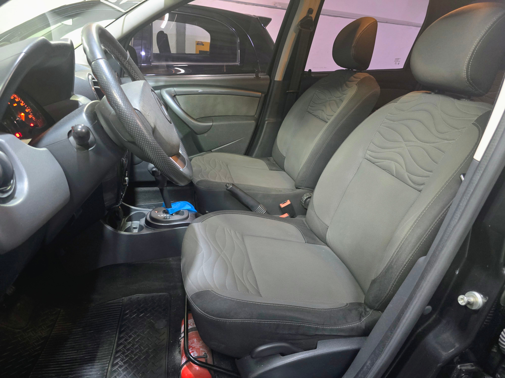 Renault Duster Preto