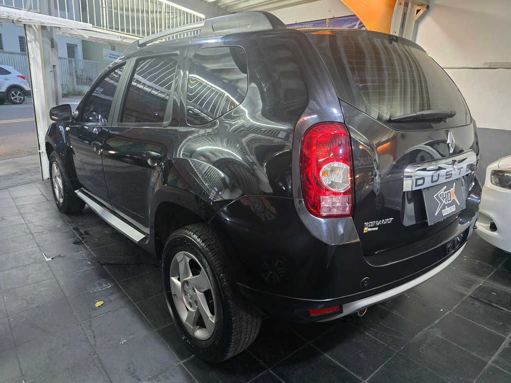 Renault Duster Preto