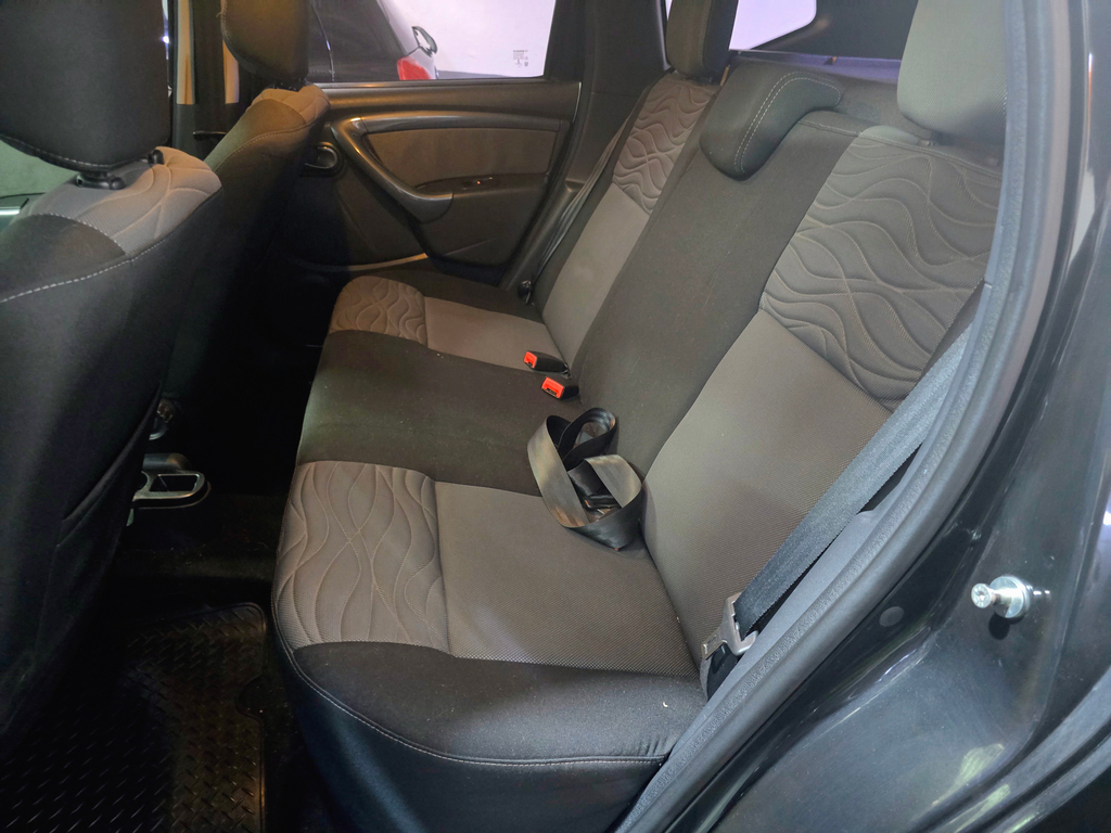 Renault Duster Preto