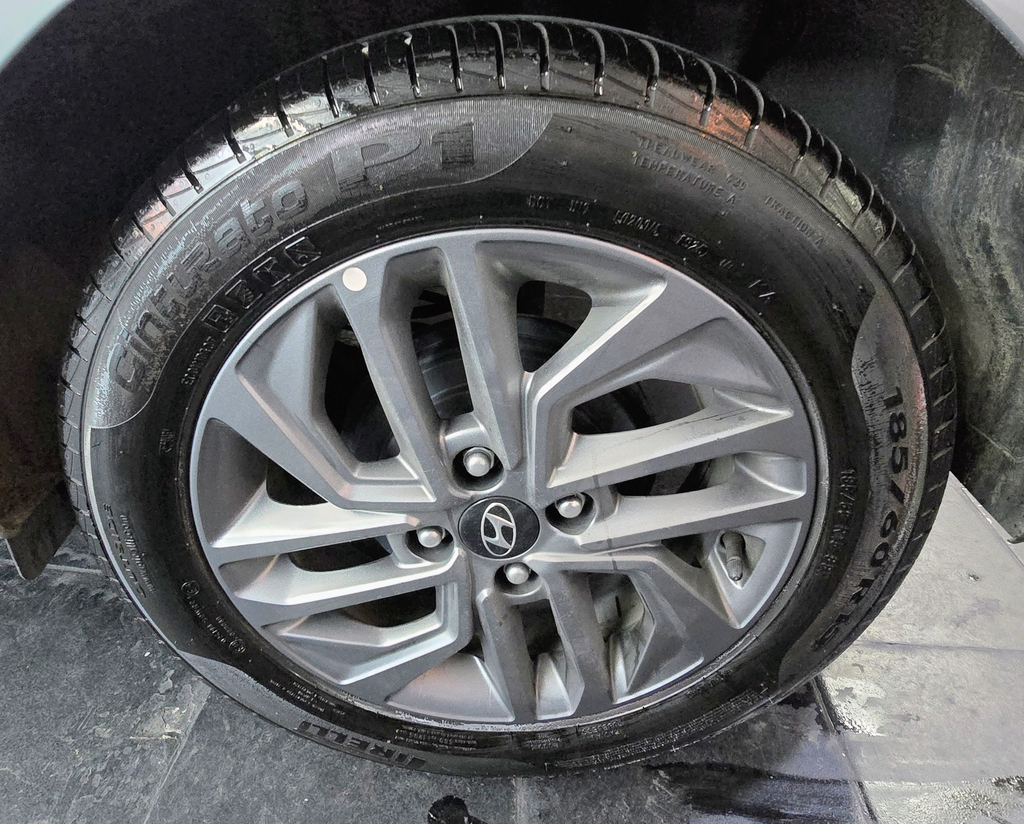 Hyundai HB20 Prata