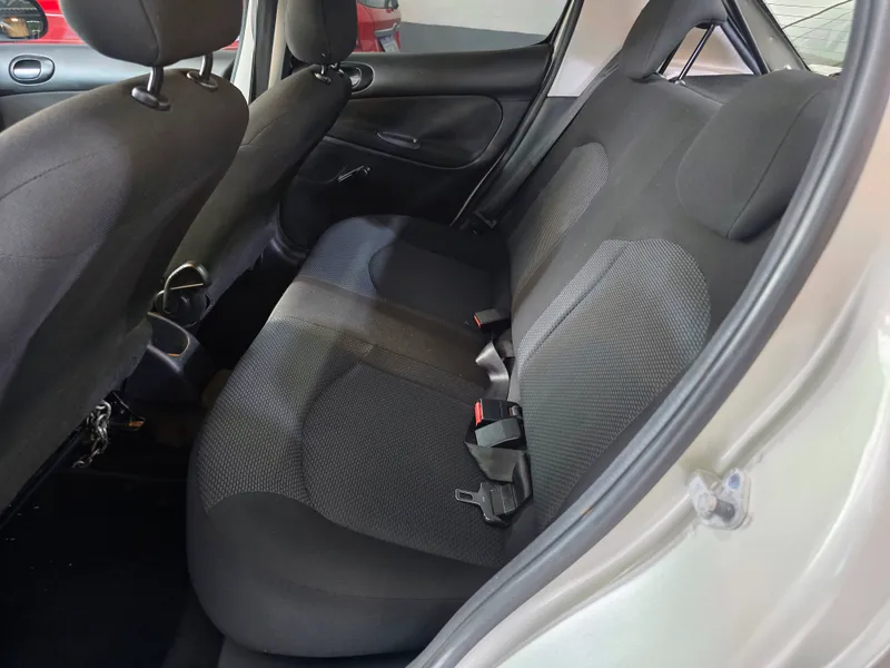 Peugeot 207 Prata