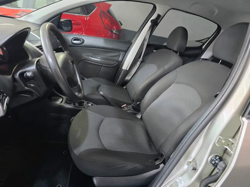 Peugeot 207 Prata