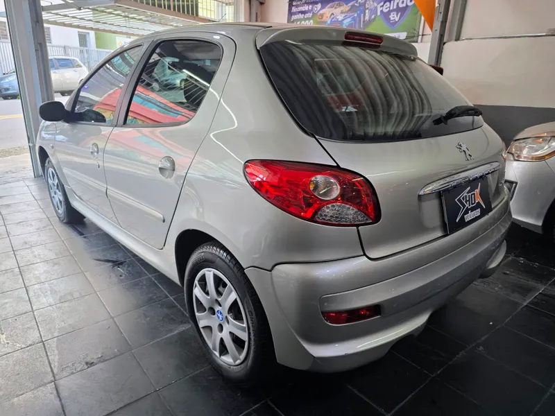 Peugeot 207 Prata
