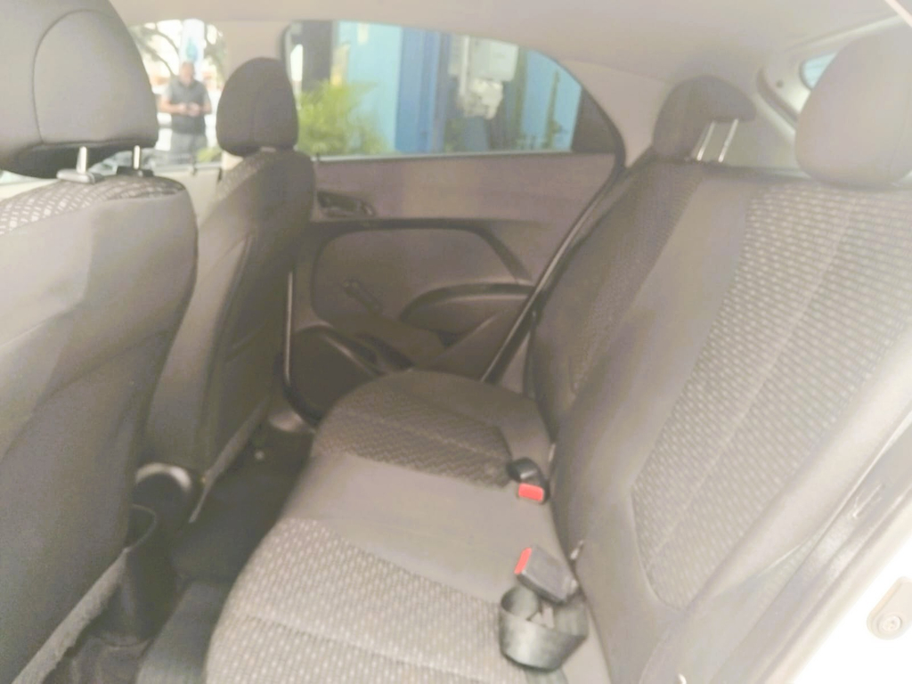 Hyundai HB20 Unique 1.0 Flex 12V Mec. - foto 9