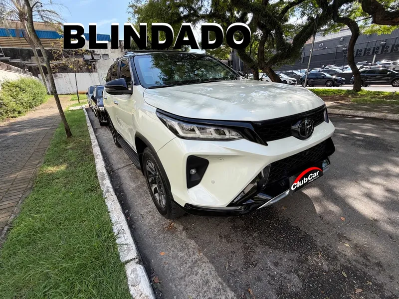 Toyota Hilux SW4