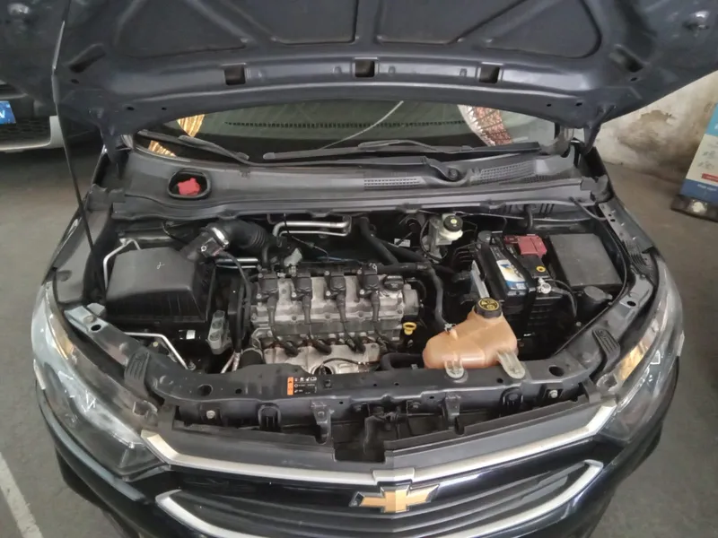 Chevrolet Onix Preto