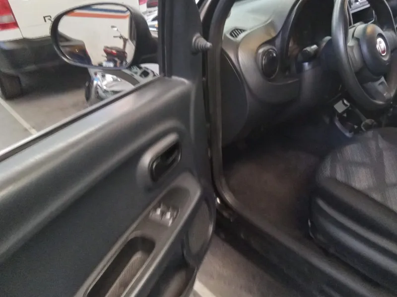 Fiat Mobi Preto