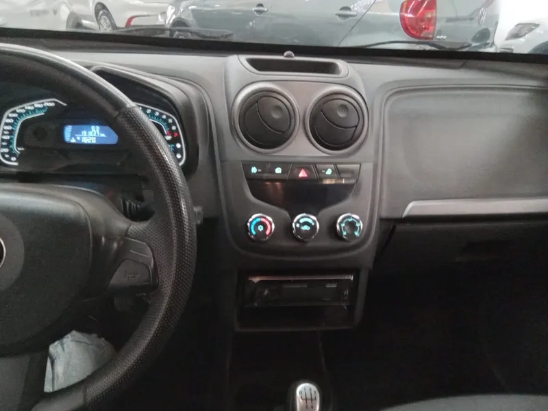 Chevrolet Montana Prata