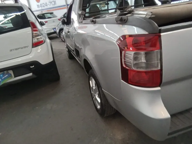 Chevrolet Montana Prata