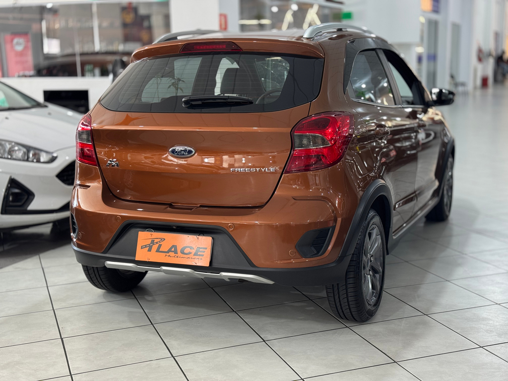Ford Ka Marrom