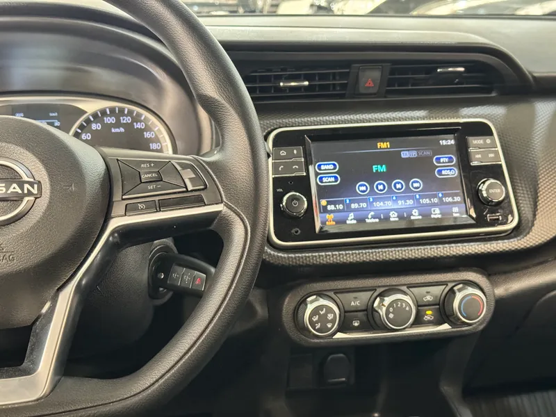 Nissan Kicks Branco