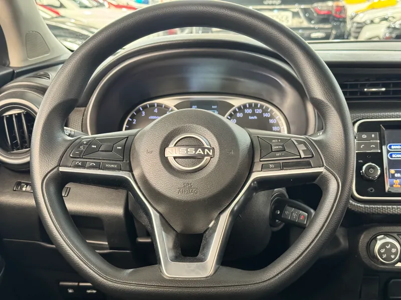 Nissan Kicks Branco
