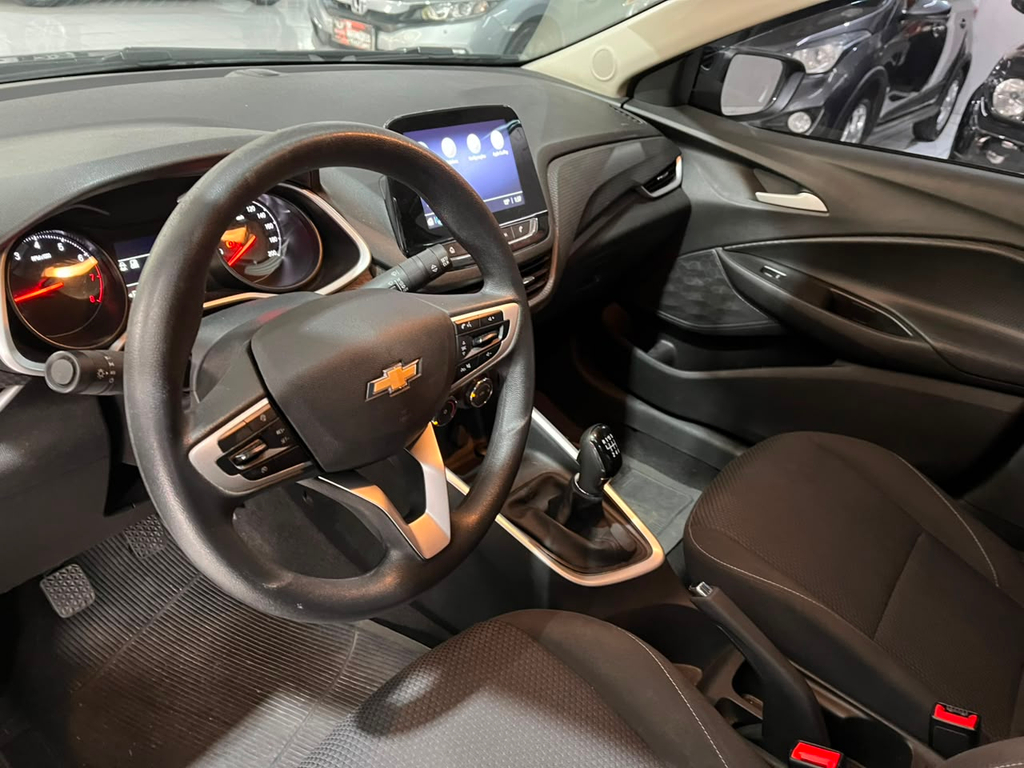 Chevrolet Onix Sedan Preto