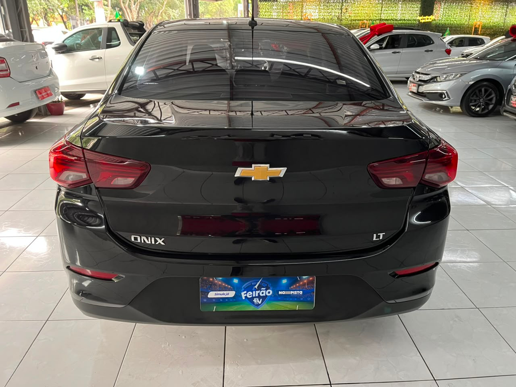 Chevrolet Onix Sedan Preto