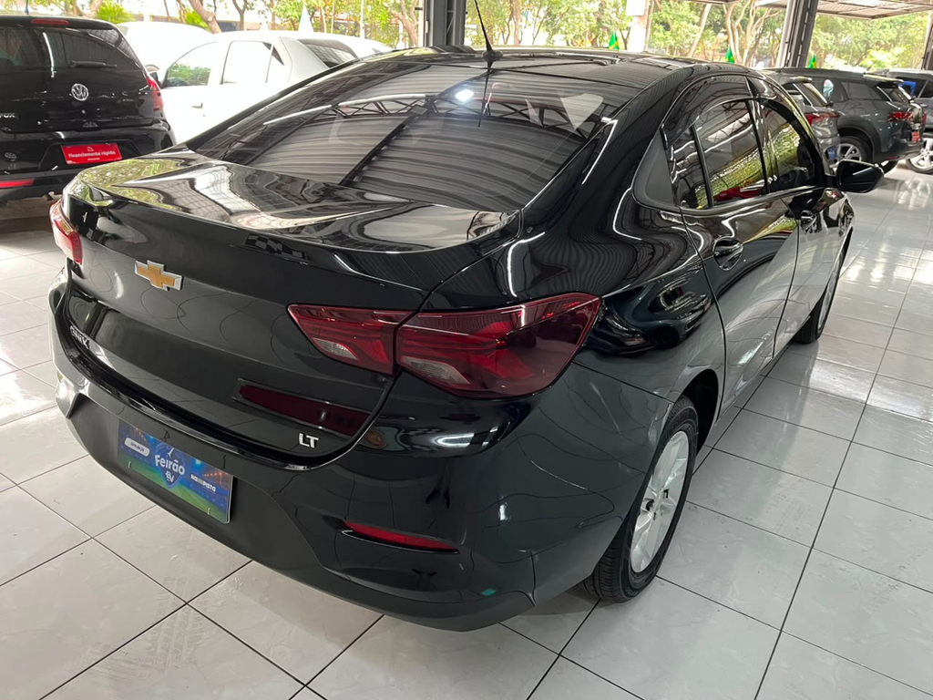 Chevrolet Onix Sedan Preto