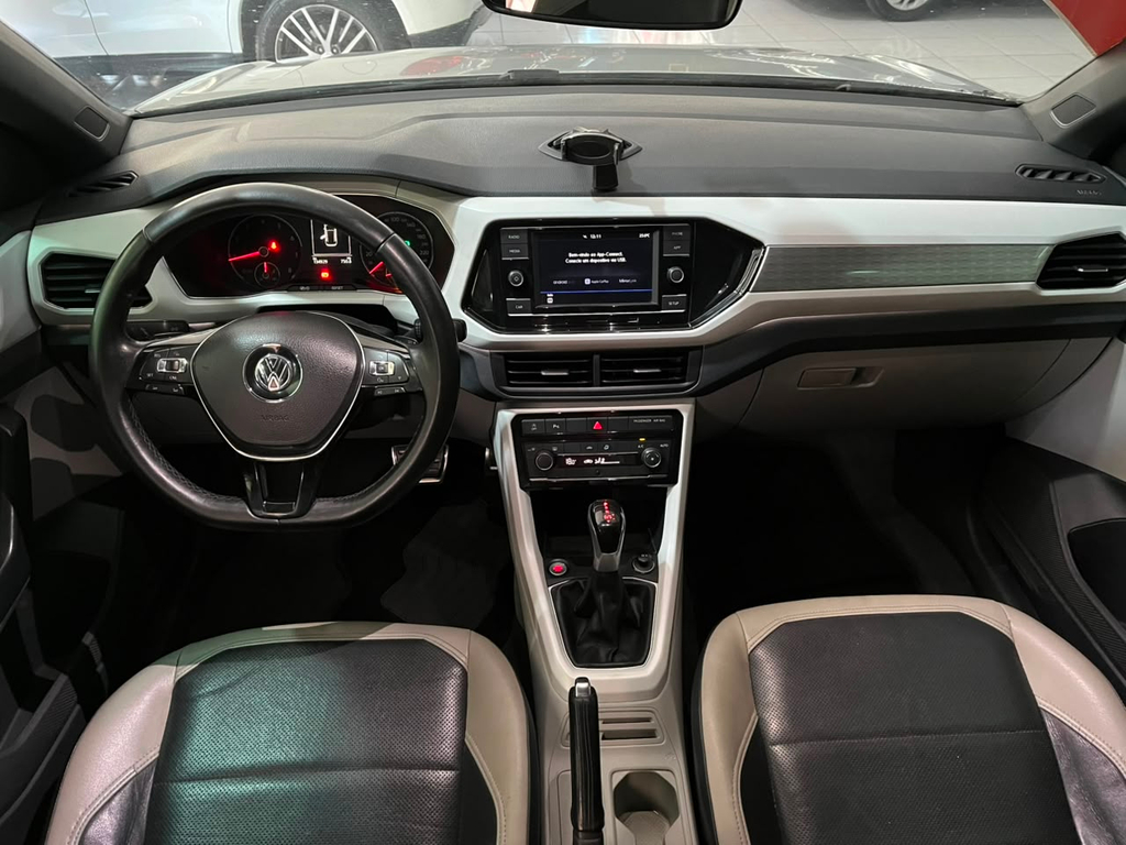 Volkswagen T-Cross Prata