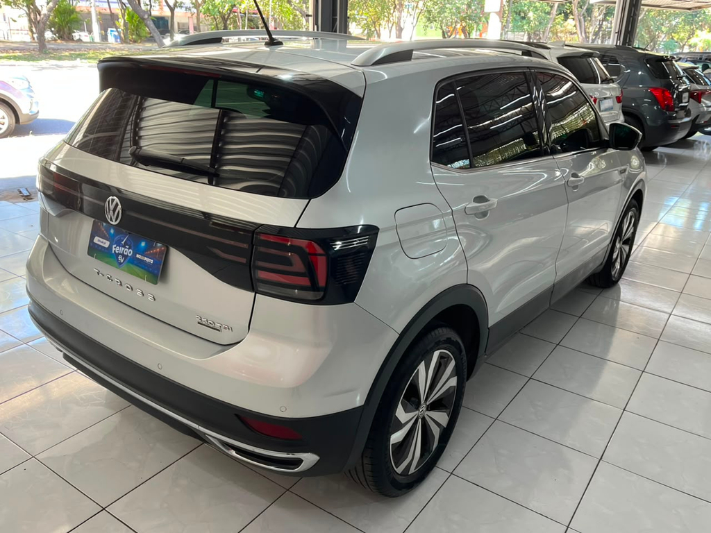 Volkswagen T-Cross Prata