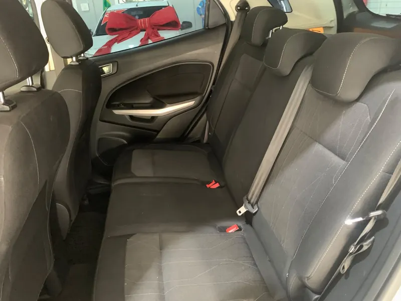 Ford EcoSport Prata