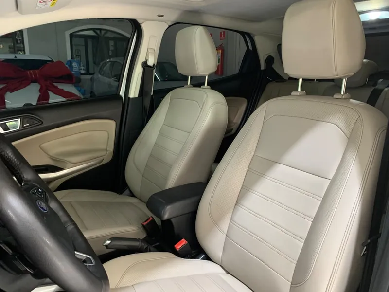 Ford EcoSport Branco