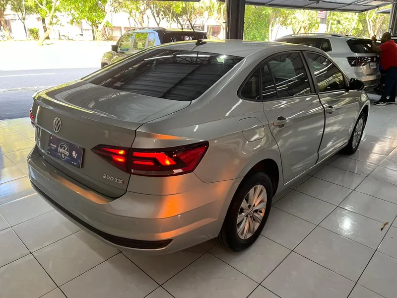 Volkswagen Virtus Prata