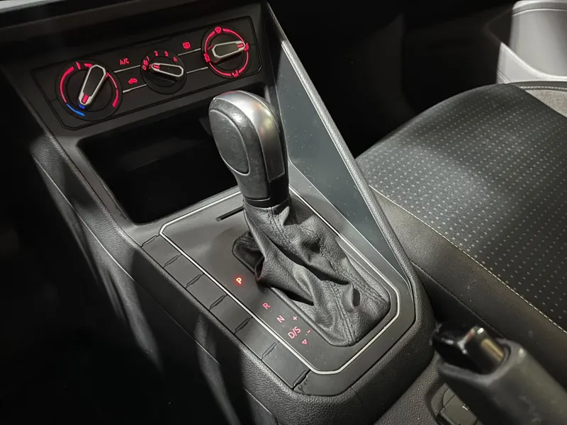 Volkswagen Virtus Prata