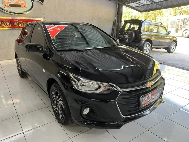 Chevrolet Onix Preto