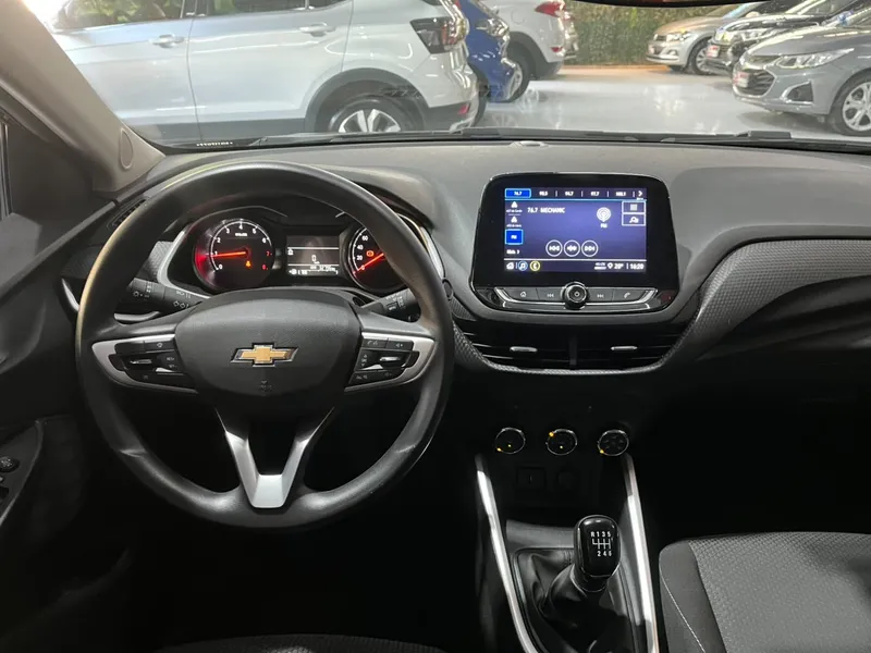 Chevrolet Onix Preto