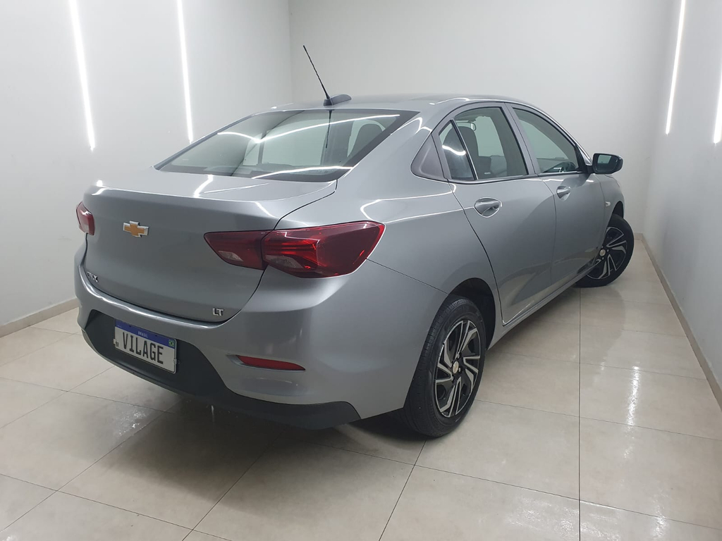 Chevrolet Onix Sedan Prata