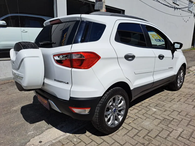 Ford EcoSport 2015
