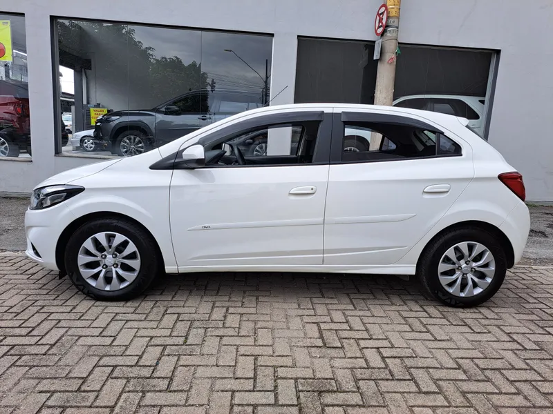 Chevrolet Onix 2018