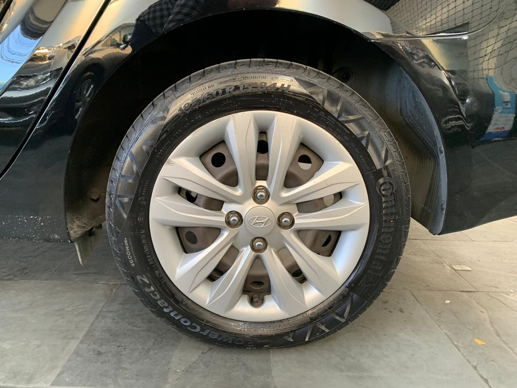 Hyundai HB20S Preto