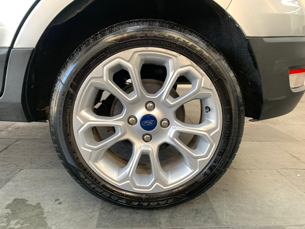 Ford EcoSport Prata