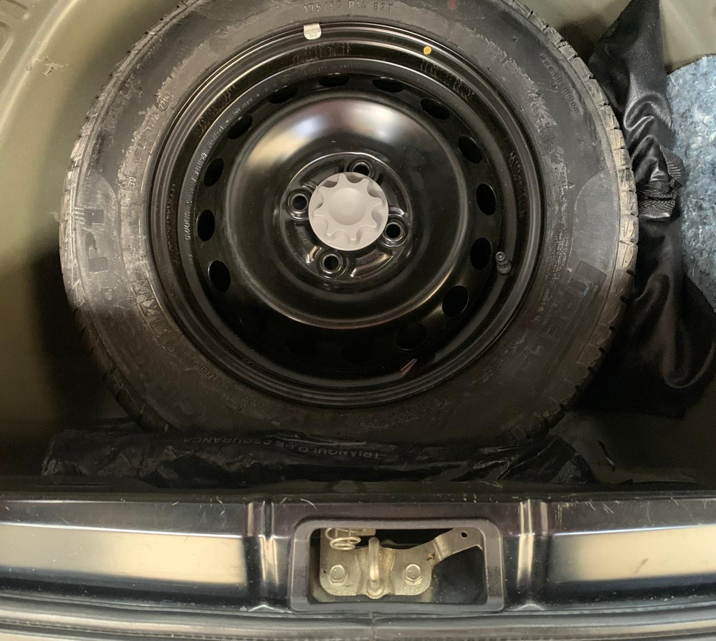 Toyota Etios Hatch Preto