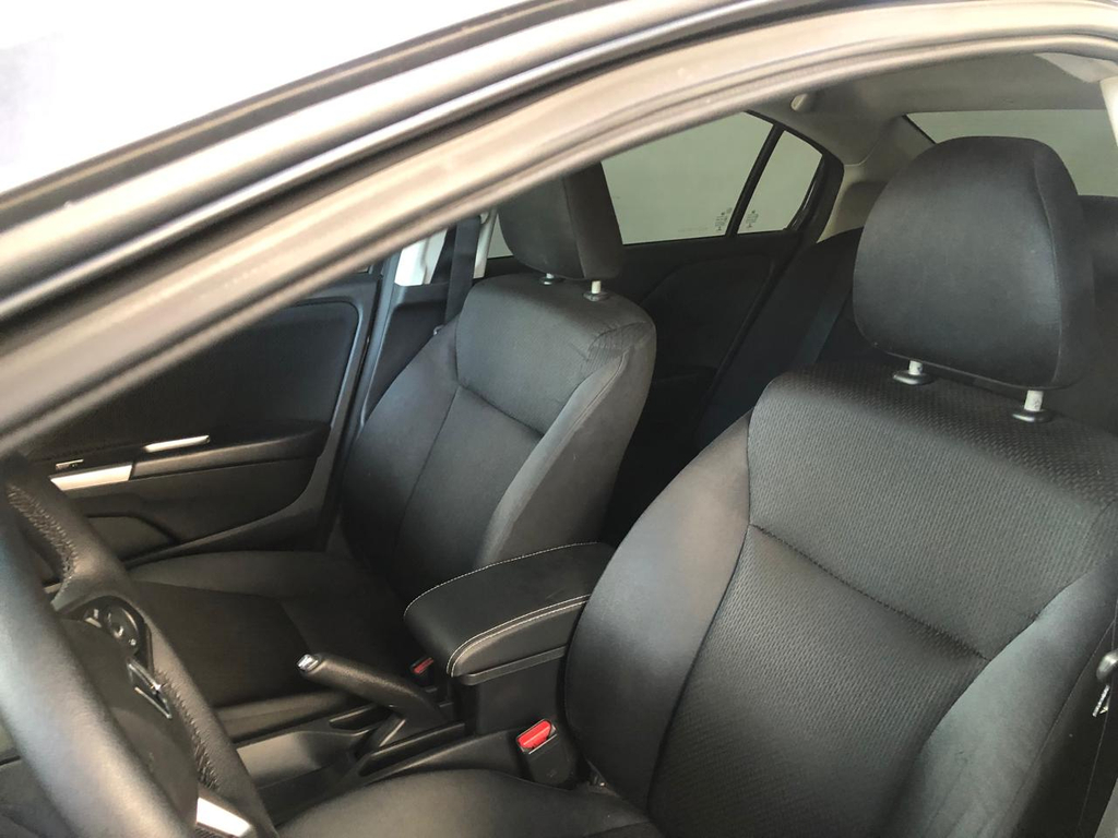 Honda City Cinza