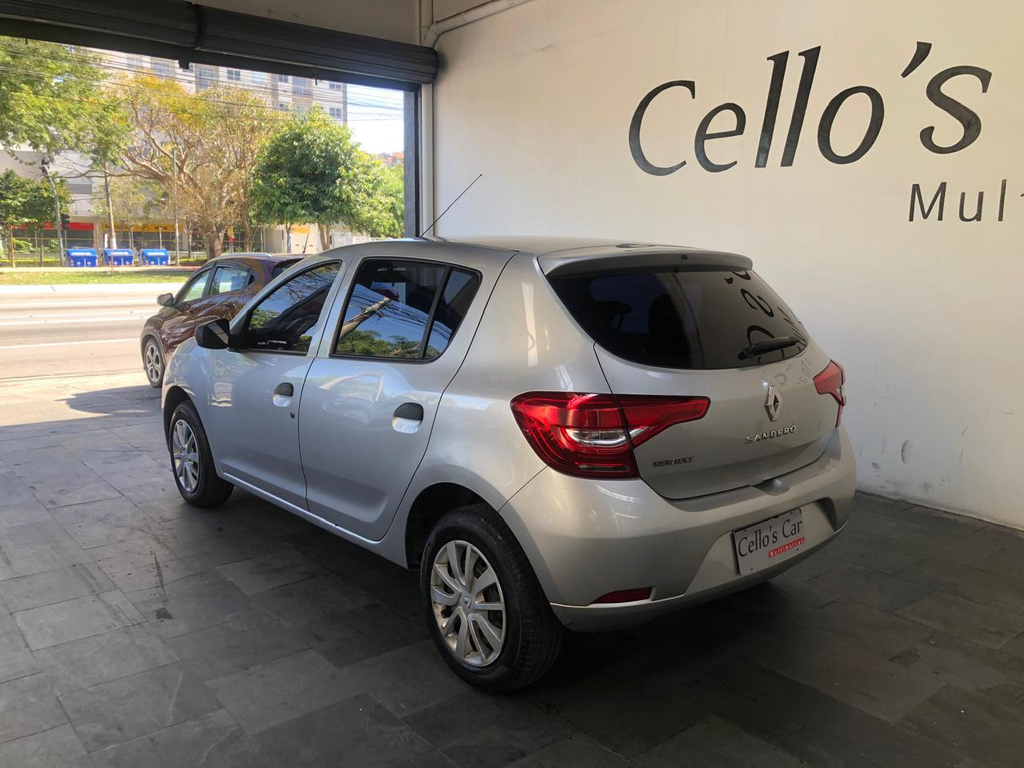 Renault Sandero Prata