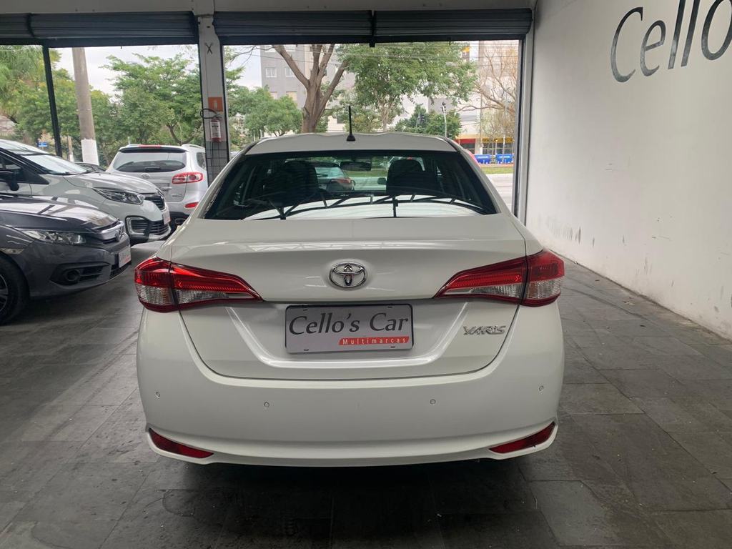 Toyota Yaris Branco
