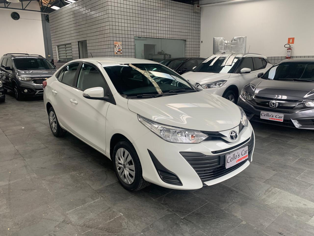 Toyota Yaris Branco