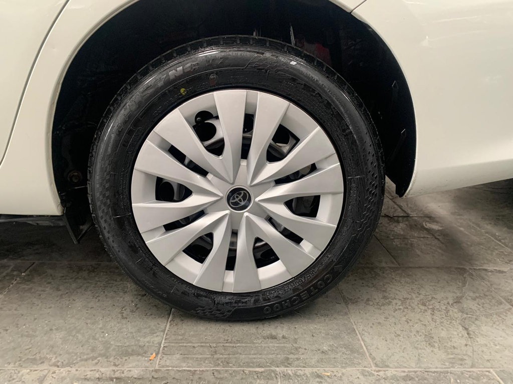Toyota Yaris Branco