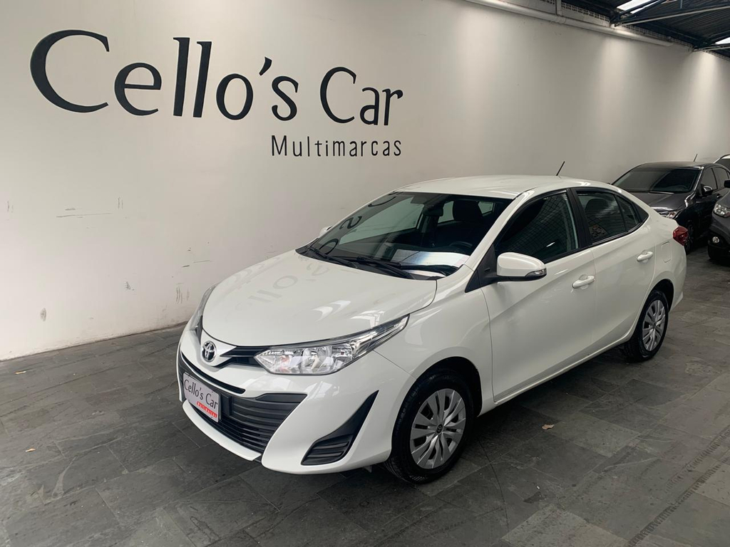 Toyota Yaris Branco