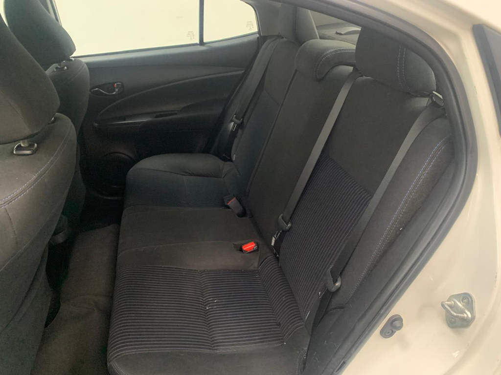 Toyota Yaris Branco