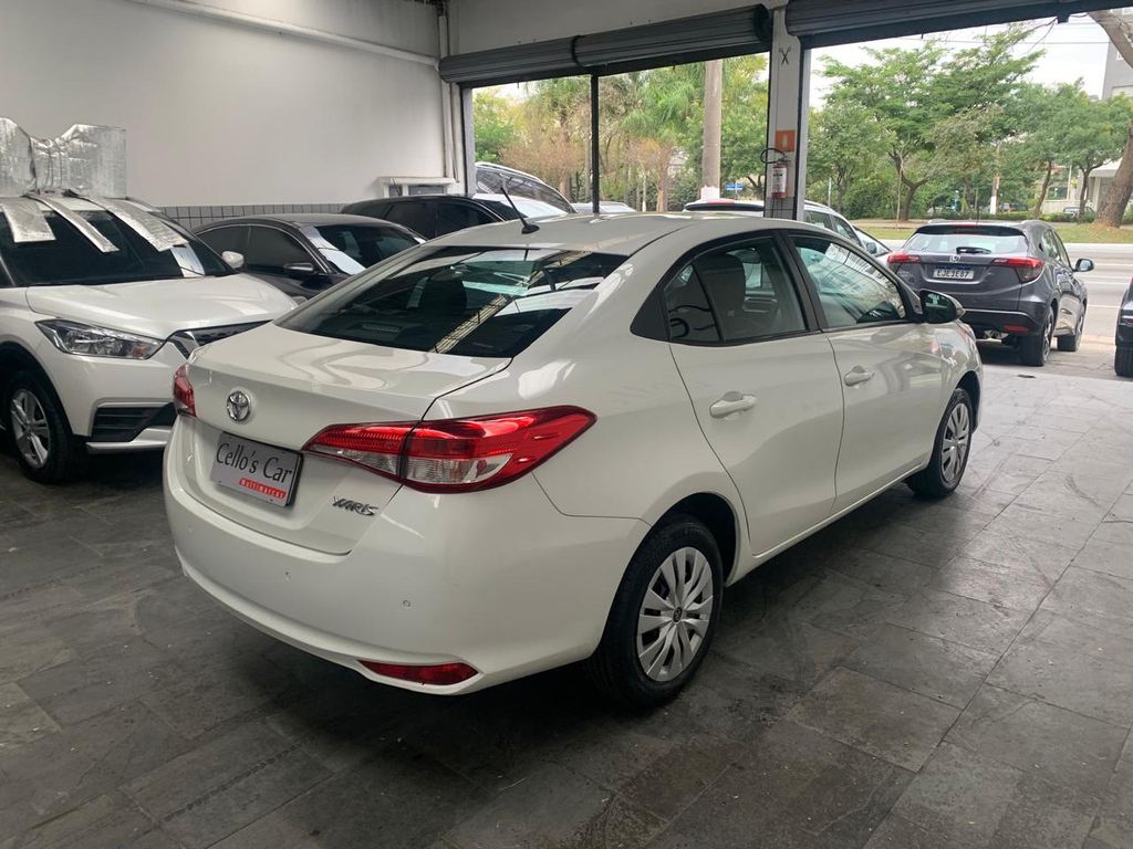 Toyota Yaris Branco