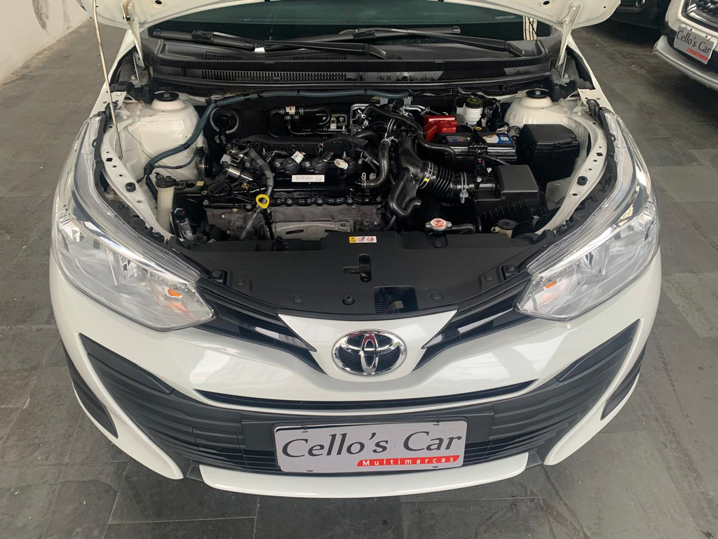 Toyota Yaris Branco