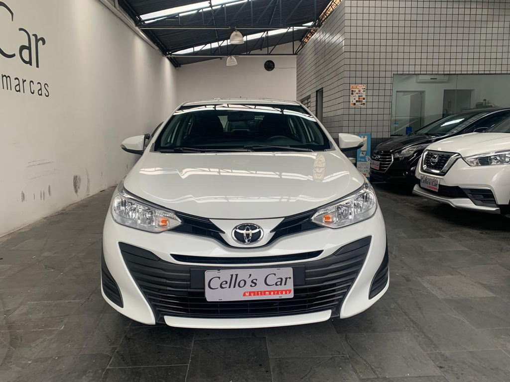 Toyota Yaris Branco