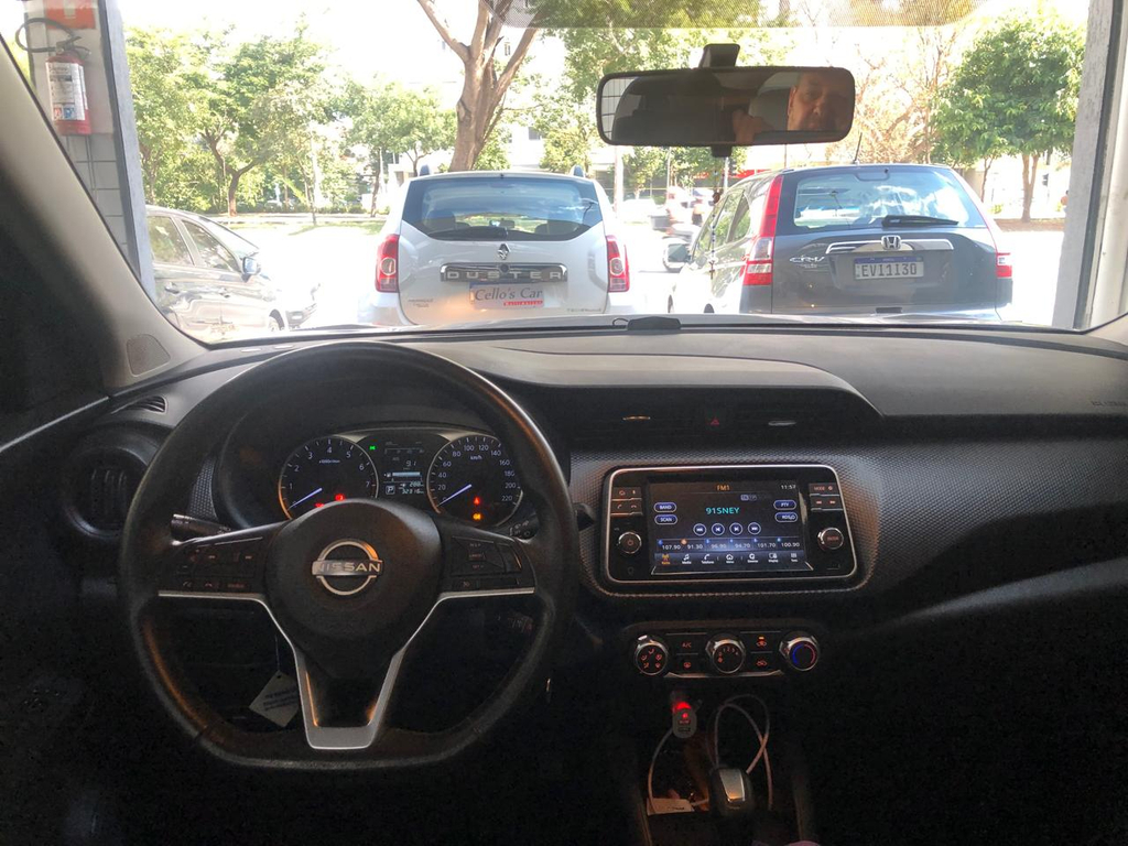 Nissan Kicks Prata
