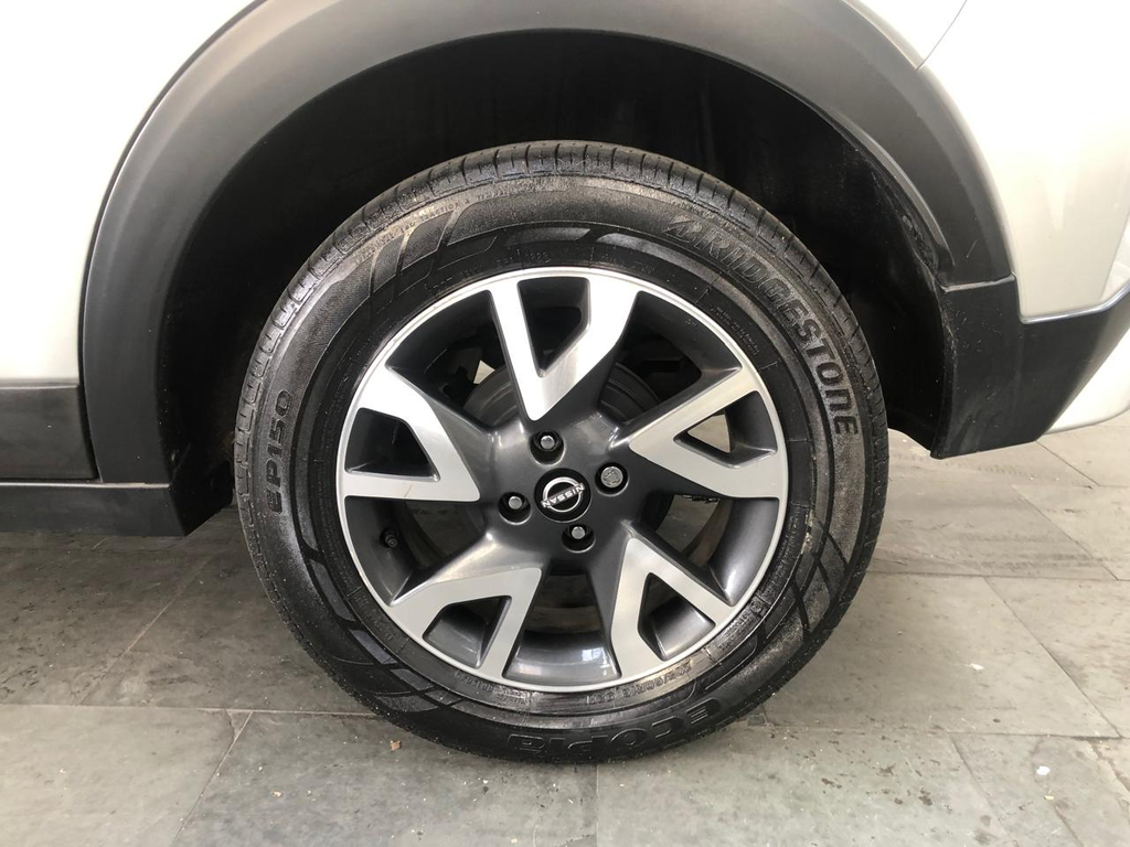 Nissan Kicks Prata