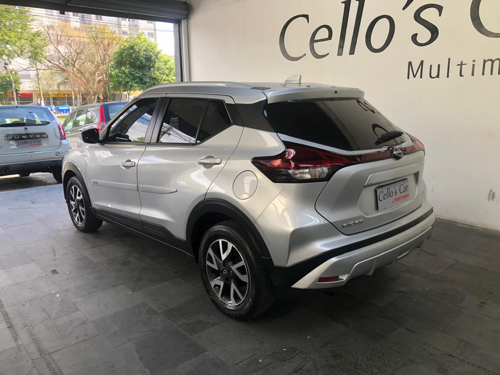 Nissan Kicks Prata