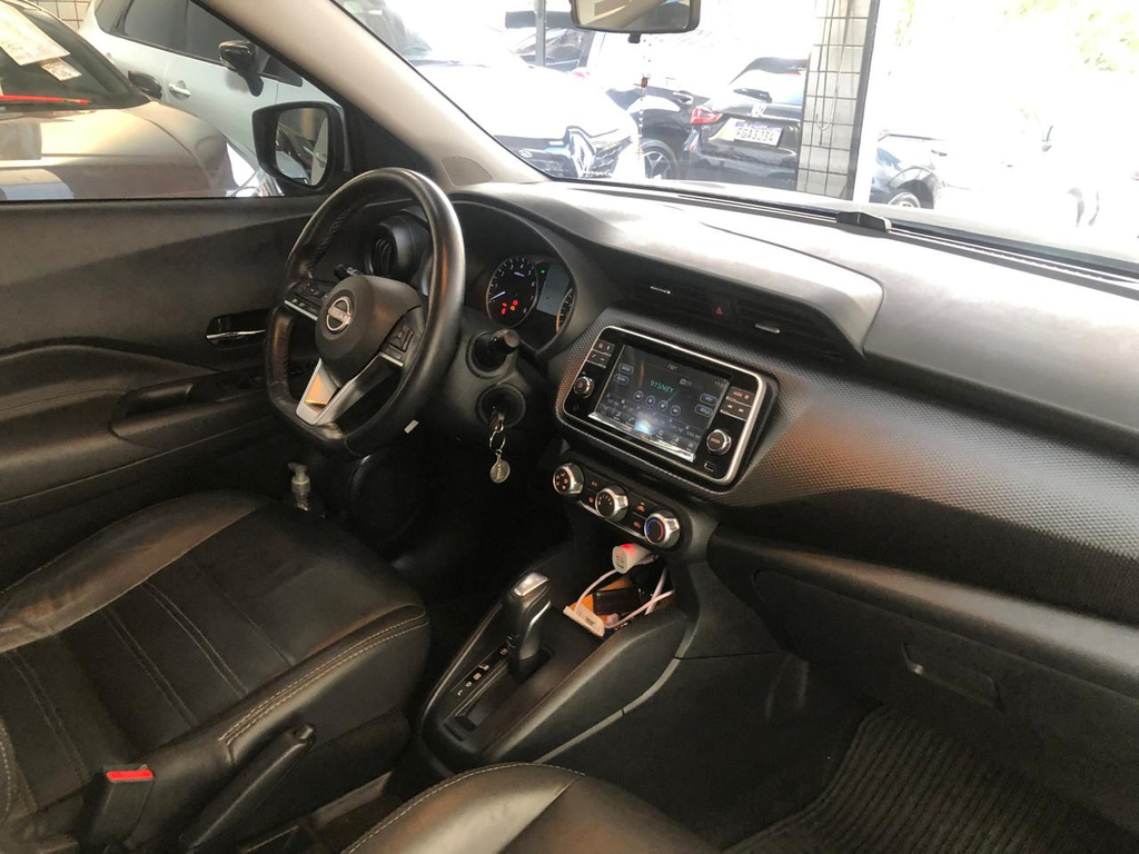Nissan Kicks Prata