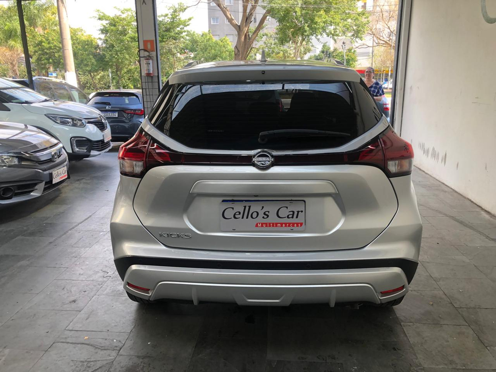 Nissan Kicks Prata