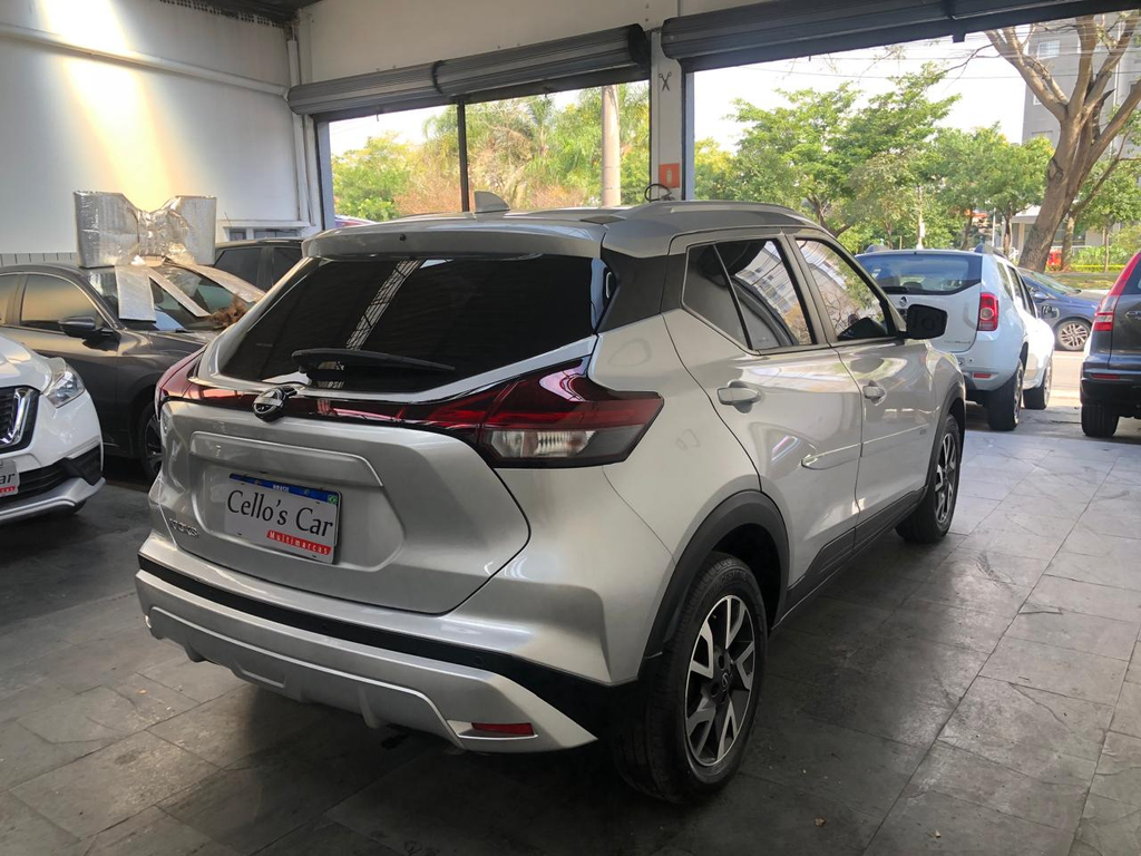 Nissan Kicks Prata