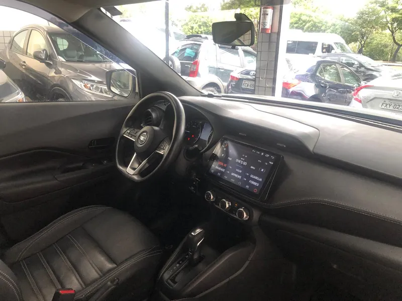 Nissan Kicks Branco